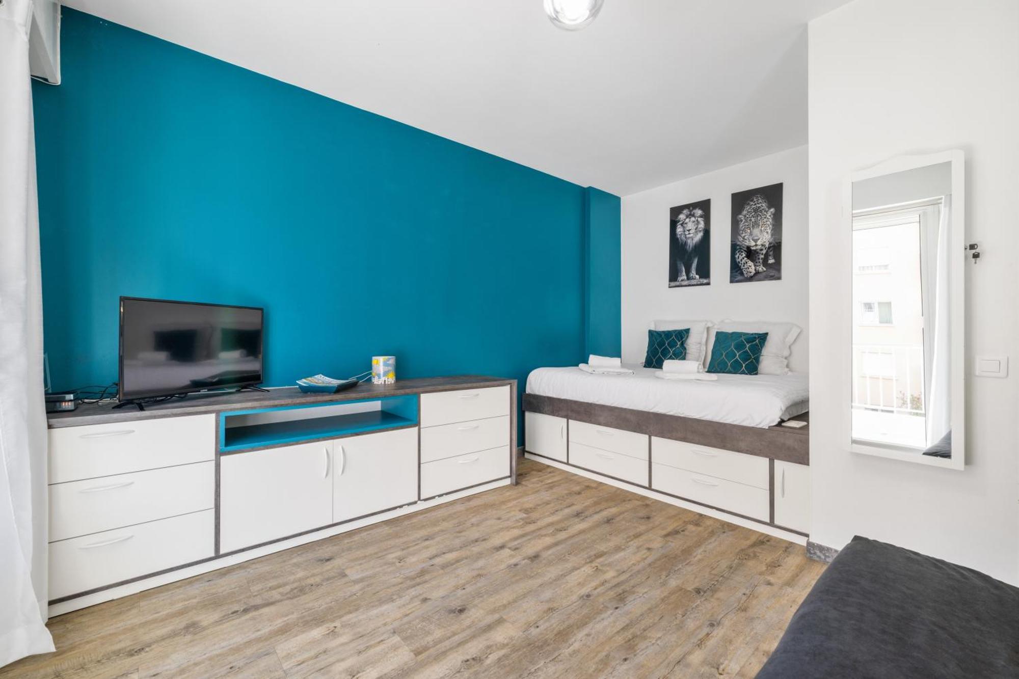 Le Palais - Centre-ville - Bord De - Terrasse - Wifi Apartment *