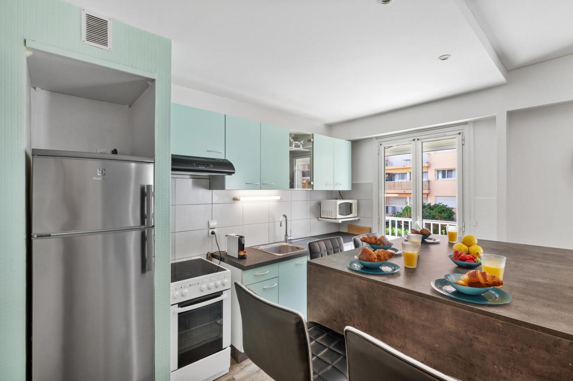 Le Palais - Centre-ville - Bord De - Terrasse - Wifi Apartment